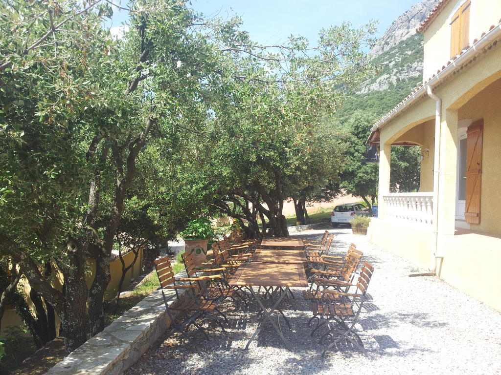 Hotel Mas De Courreges Saint-Hippolyte-du-Fort Zewnętrze zdjęcie